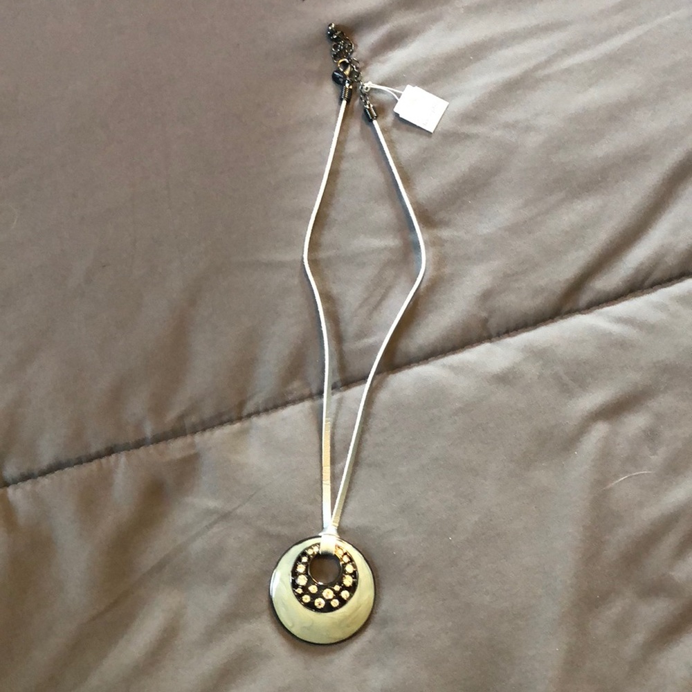 Pendant necklace